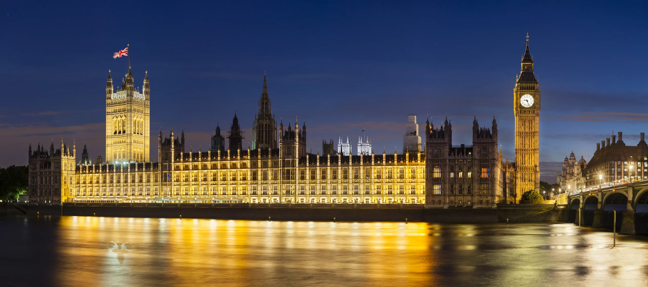 houses-of-parliament-at-night-panorama-2025-01-15-13-03-43-utc